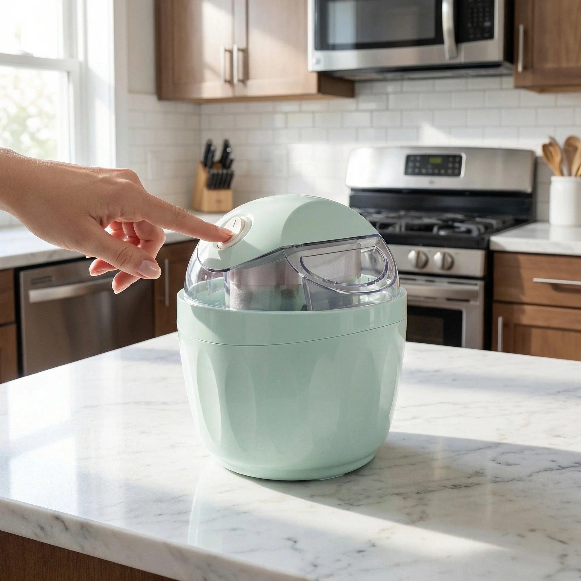Small Home Mini Ice Cream Maker, Just 15 Minutes, DIY Mini Ice Cream Maker, One-Touch Dessert Maker, Single Serving of Gelato, Frozen Yogurt, Compact Electric Makers for Kitchen, Family Treats